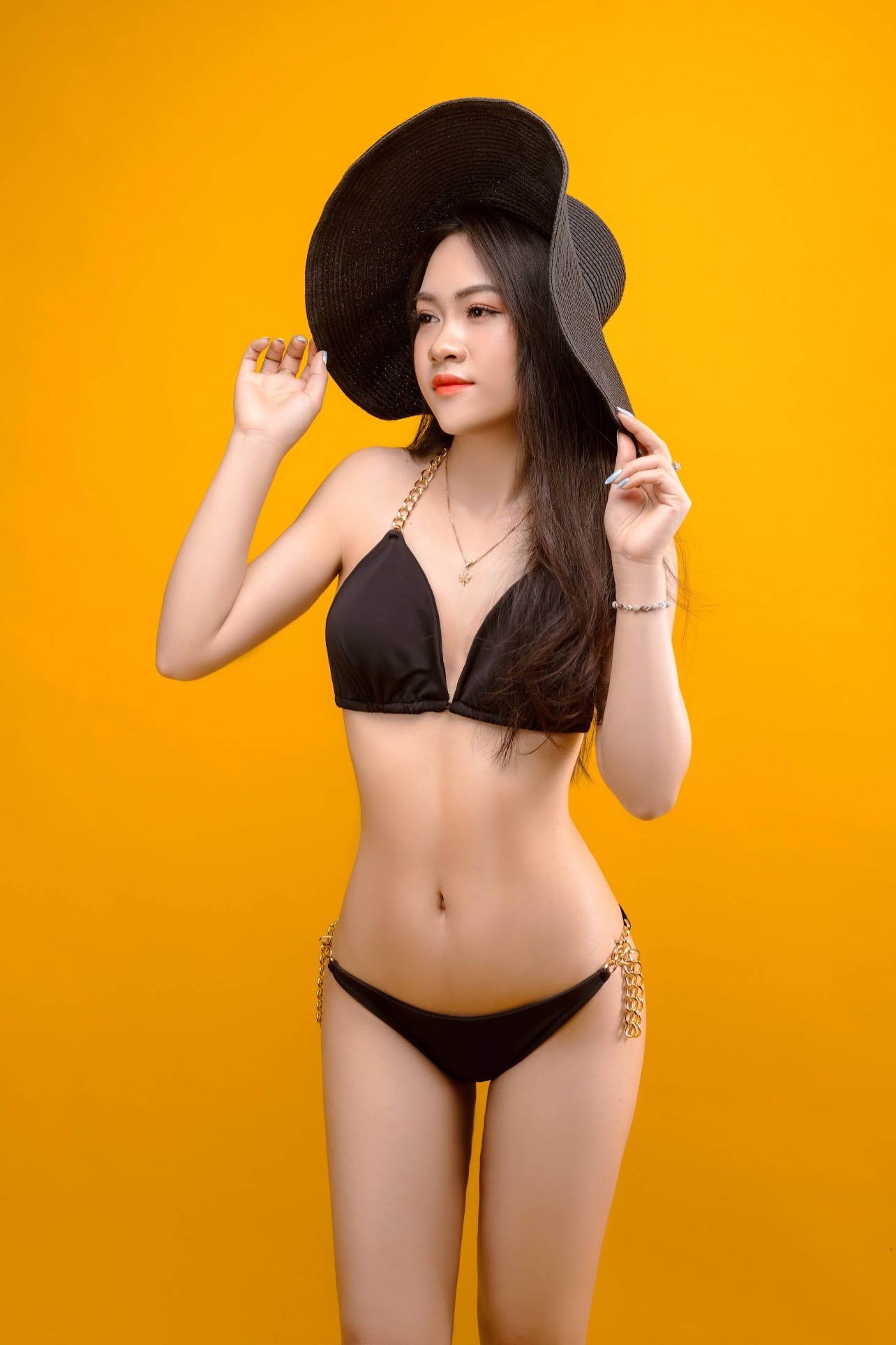 /UserFiles/miss/miss2022/24 - NgoThiThanhHien - CXP/Ngo Thi Thanh Hien - Cen Cuckoo - 6.jpg